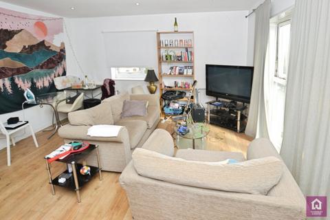 2 bedroom flat for sale, Caminada House, Hulme, Manchester City Centre, M15