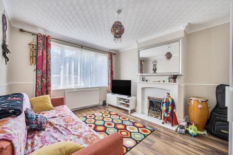 undefined, De'Arn Gardens, Mitcham CR4