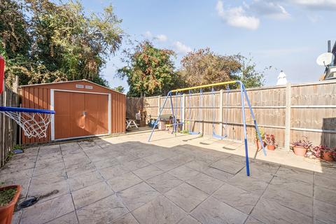 undefined, De'Arn Gardens, Mitcham CR4