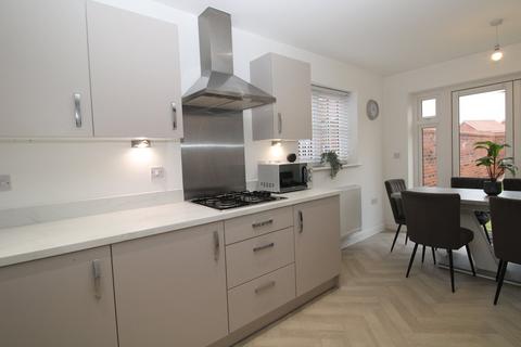 3 bedroom detached house for sale, Mason Road, New Cardington, MK42
