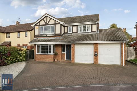 1 Lees Meadow, Hook, RG27 9RZ