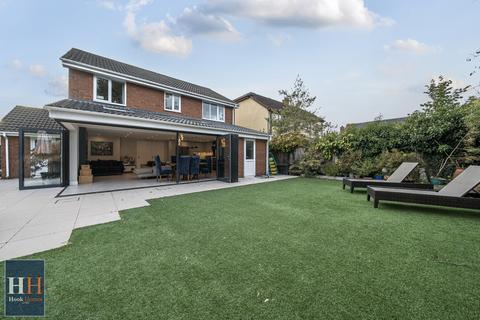 1 Lees Meadow, Hook, RG27 9RZ