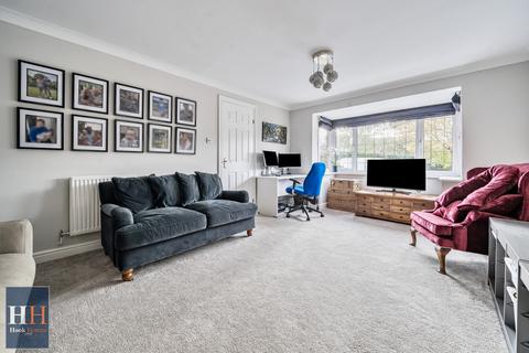 1 Lees Meadow, Hook, RG27 9RZ