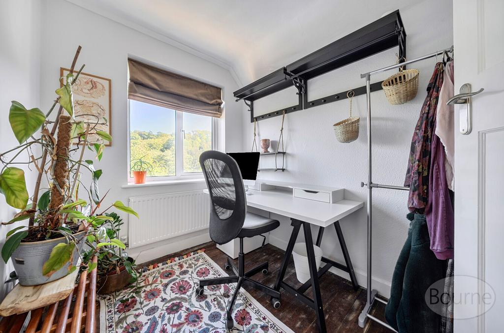 09f43004-da7b-426...