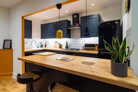 2 bedroom flat for sale, Stanford Road, Brighton