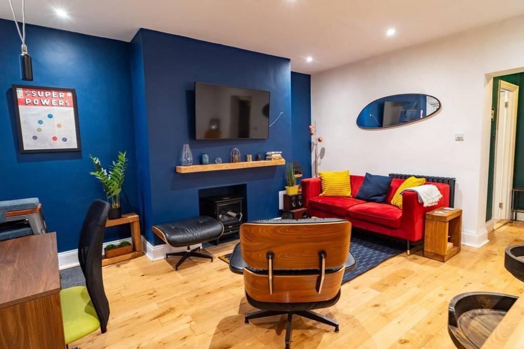 Open plan lounge kitchen (8).jpeg