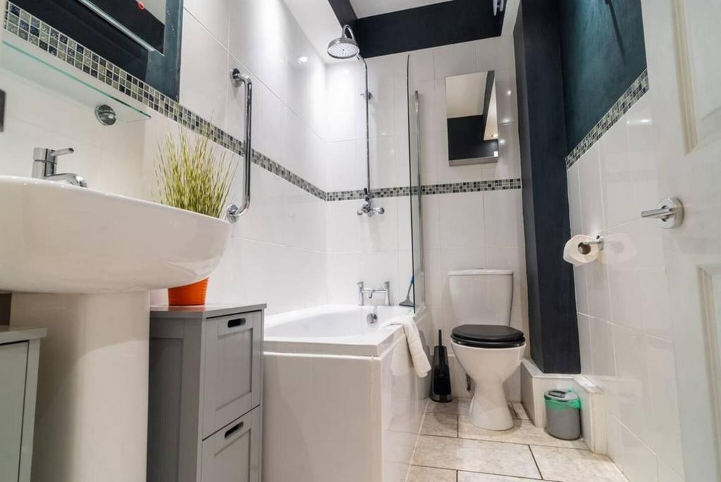 Bathroom.jpeg