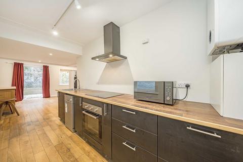 2 bedroom flat for sale, Victoria Road, London NW6