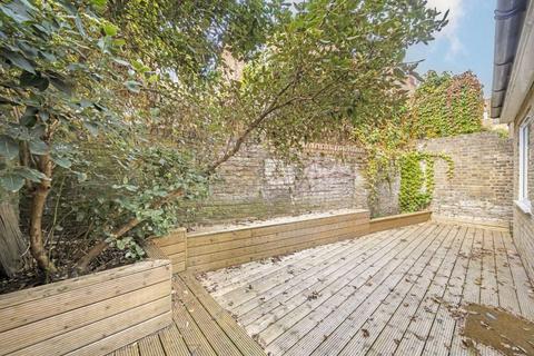 2 bedroom flat for sale, Victoria Road, London NW6