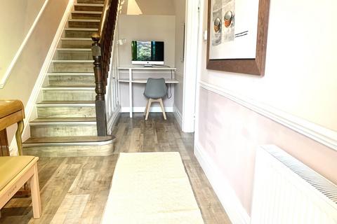 5 bedroom semi-detached house to rent, HIGHFIELD, SO17