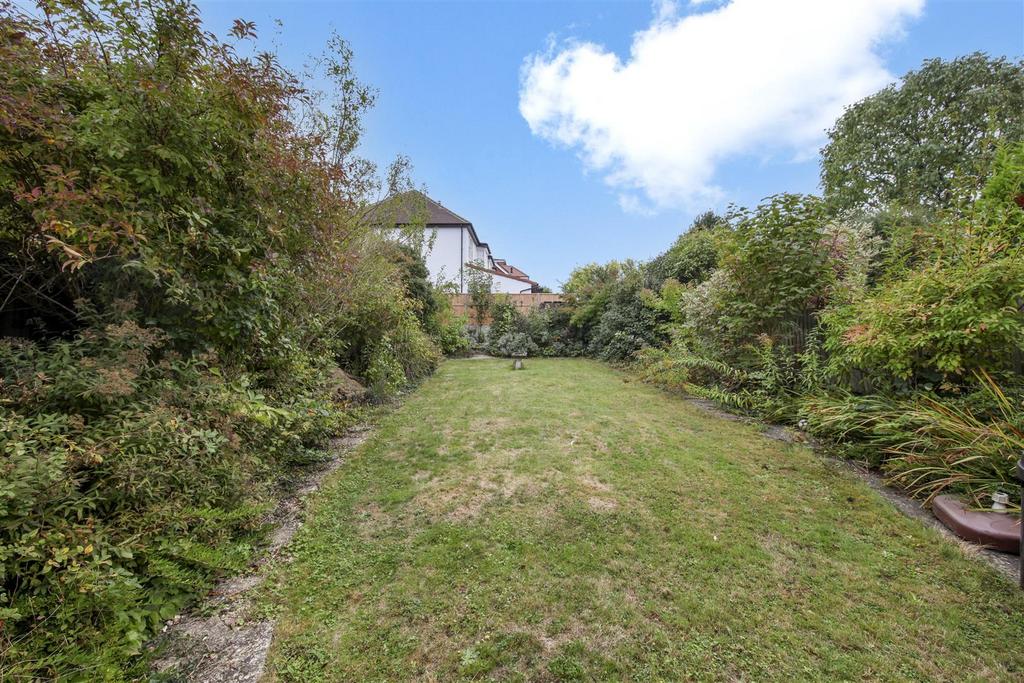 8,Cyprus Gardens, Finchley, - u IRae GWg8 Mg SAVMUIMKl