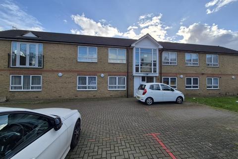 2 bedroom flat to rent, Karim Mews, London E17