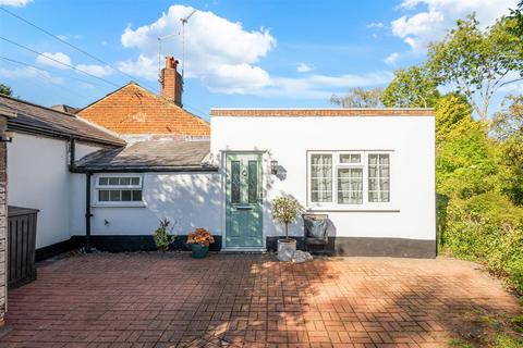 71 Bracken Path, Epsom, KT18 7SZ