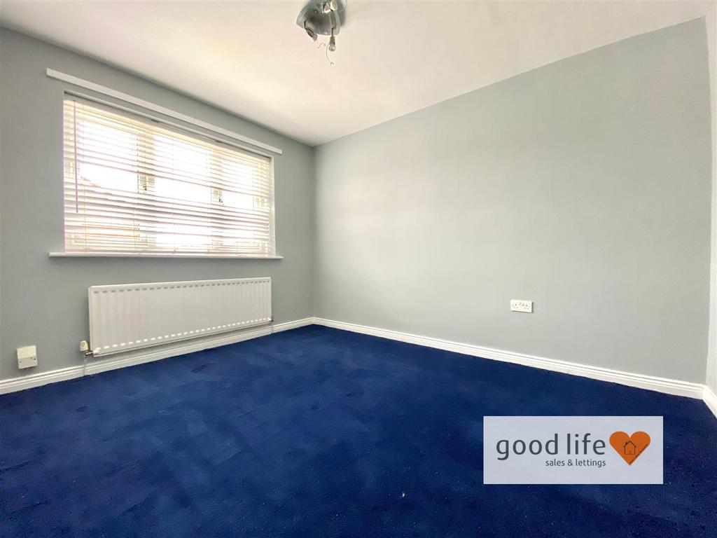 20251001 130929615 i OS31kirkwallclose.jpg