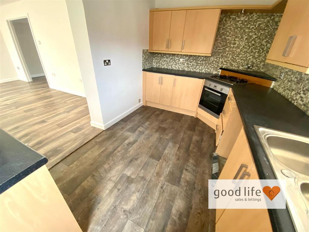 20251001 130745660 i OS31kirkwallclose.jpg