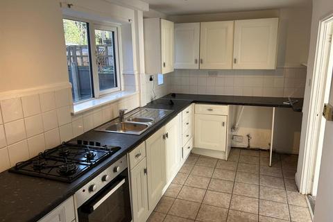 3 bedroom terraced house to rent, Ambleside Drive, Eyres Monsell