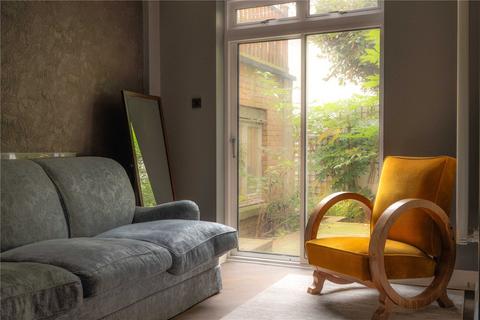 3 bedroom apartment to rent, Montagu Square, Marylebone W1H