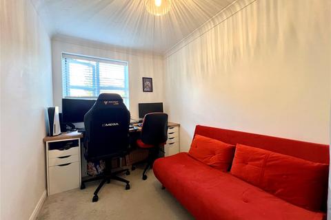 2 bedroom apartment for sale, Swan Court, Mangles Road, Guildford, Surrey, GU1