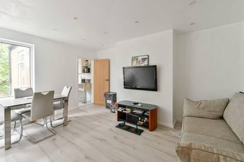 Lavender Avenue, Mitcham, CR4