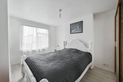 undefined, Lavender Avenue, Mitcham, CR4