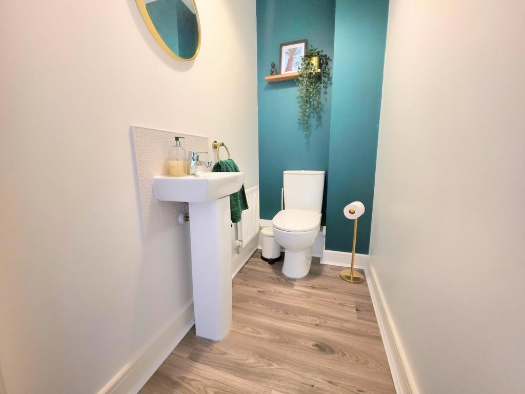 Cloakroom/Wc