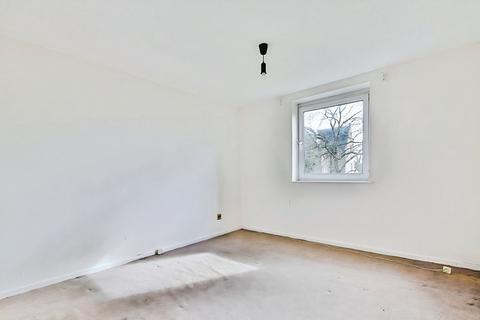 2 bedroom apartment to rent, Manchester M16