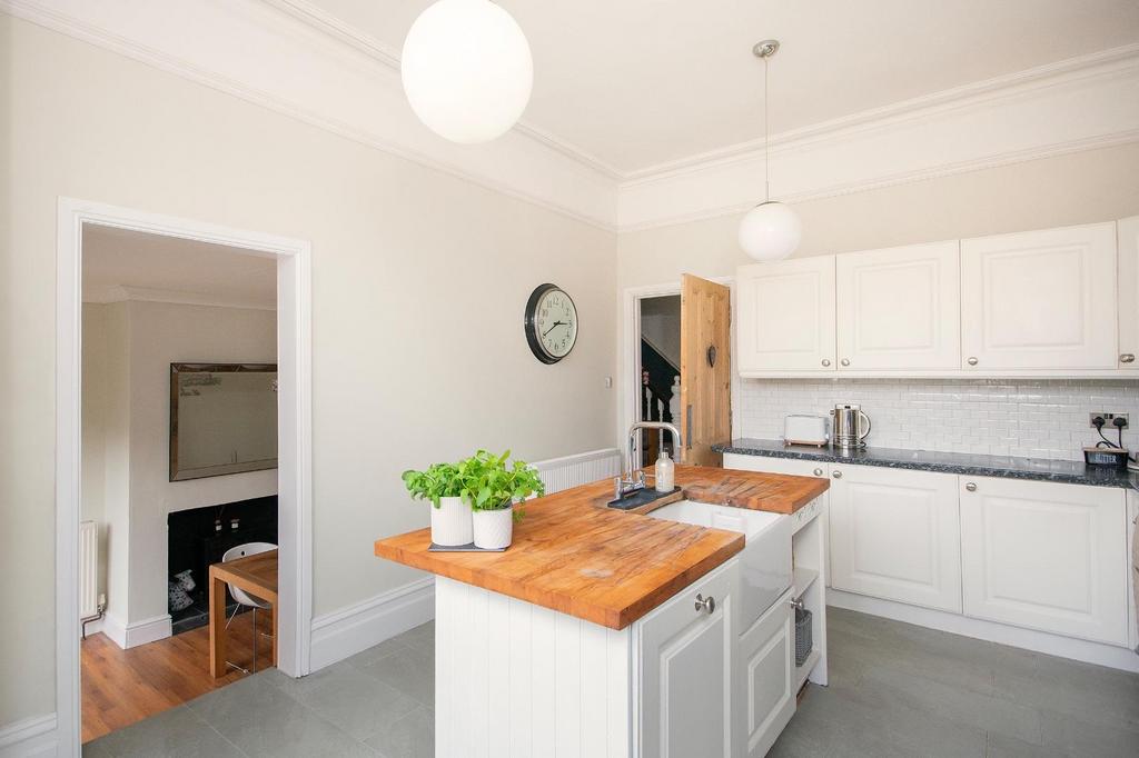 0 C8 RKE - Kitchen A.jpg