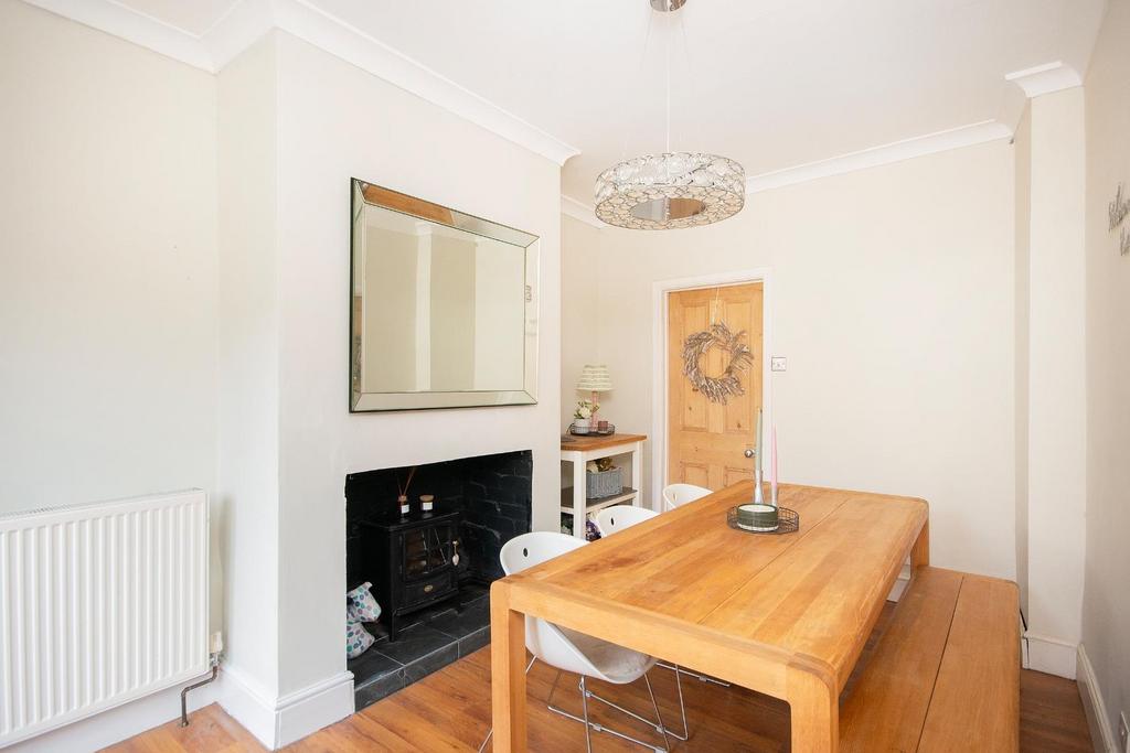 0 C8 RKE - Dining Room C.jpg