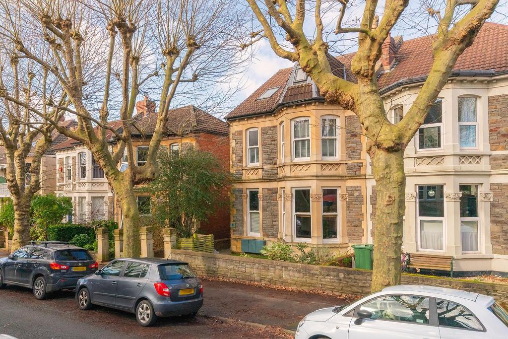 0 C8 RKE - External B.jpg