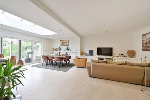 Valonia Gardens, West Hill, London, SW18