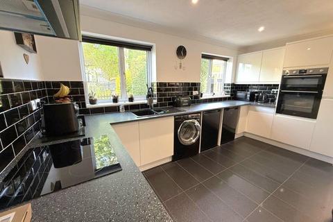 undefined, Knighton Close, Northampton NN5