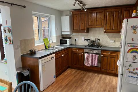 3 bedroom detached house to rent, Emerson Valley