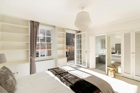 2 bedroom flat to rent, Reeves Mews, London, W1K