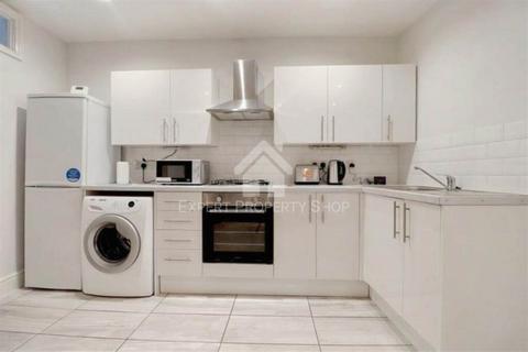 2 bedroom flat to rent, Ground floor flat, Portland Road, South Norwood