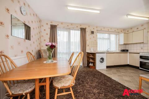 3 bedroom semi-detached house for sale, Hamilton Avenue, Romford, RM1