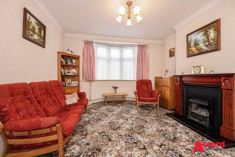 3 bedroom semi-detached house for sale, Hamilton Avenue, Romford, RM1