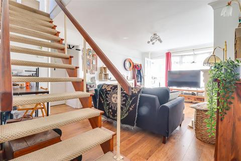 4 bedroom semi-detached house for sale, The Lawns, Benfleet SS7
