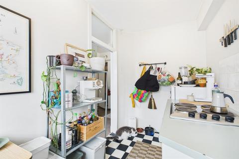 1 bedroom flat for sale, Balham High Road, Balham, SW17