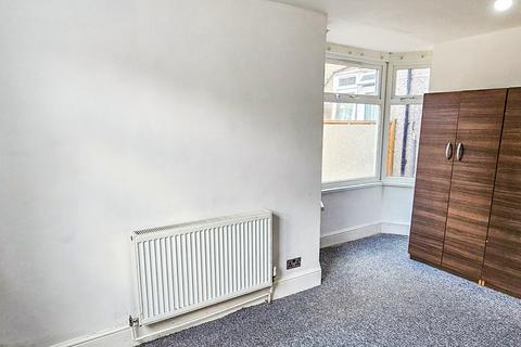49a Braemar Road, London, E13 8EH