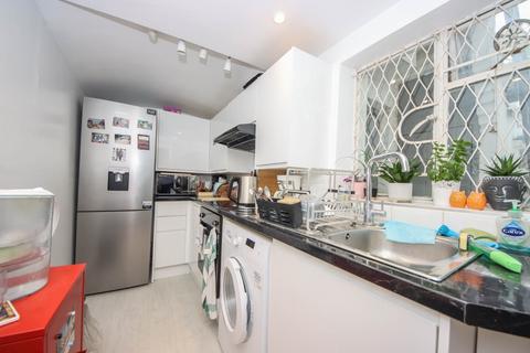 2 bedroom flat to rent, Gwendwr Road, London, W14
