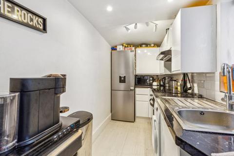 2 bedroom flat to rent, Gwendwr Road, London, W14