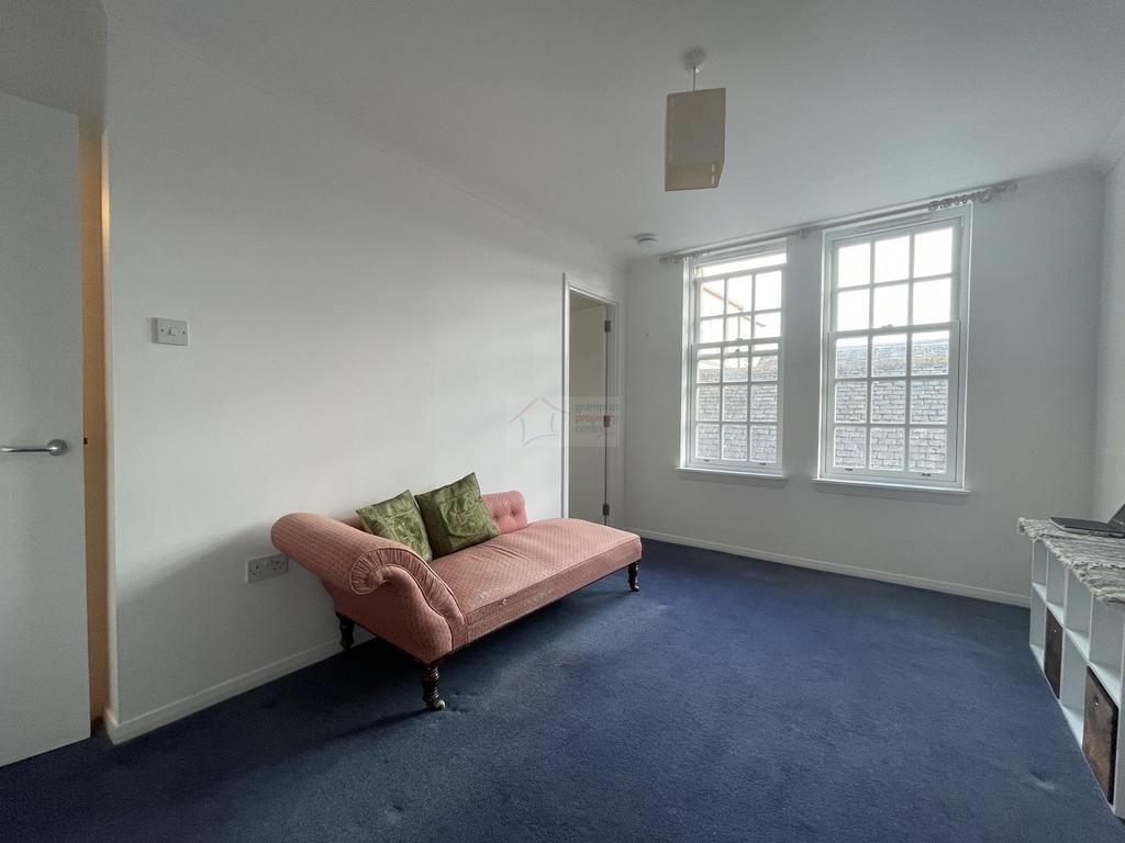 Lounge c.JPG