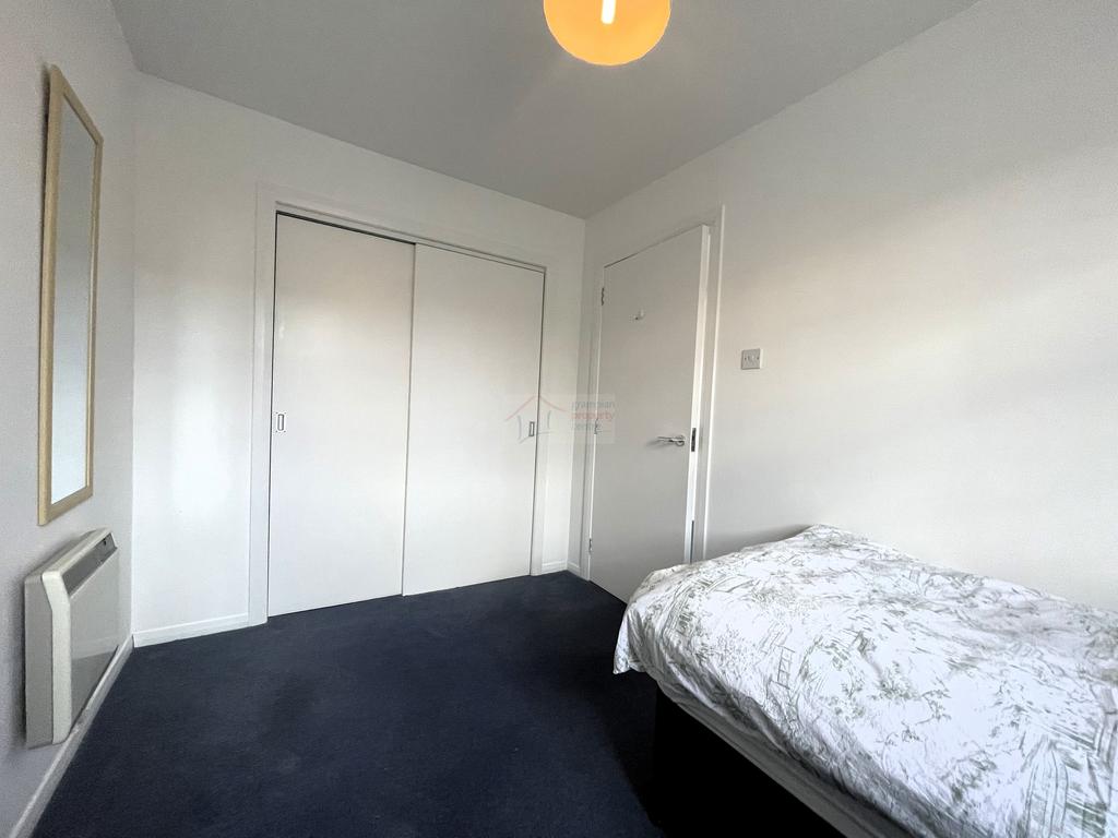 Bedroom b.JPG