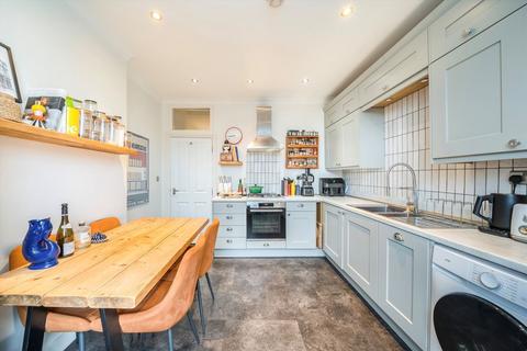 3 bedroom flat for sale, Stillness Road, London SE23