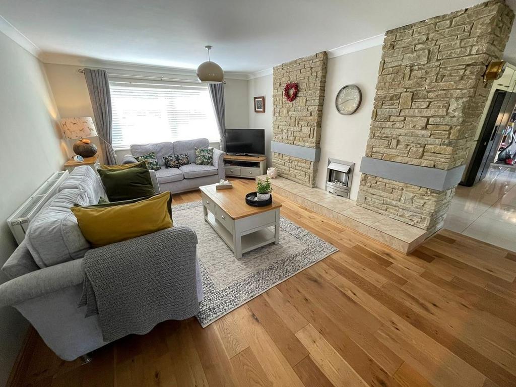 Living area.jpg