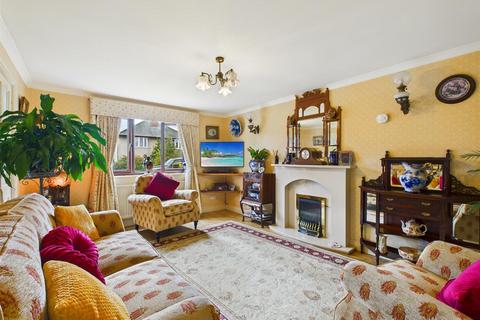 3 bedroom detached house for sale, Macclesfield Old Road, Buxton