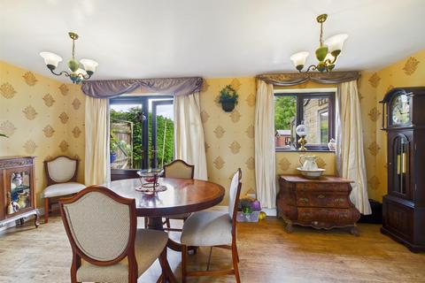 3 bedroom detached house for sale, Macclesfield Old Road, Buxton