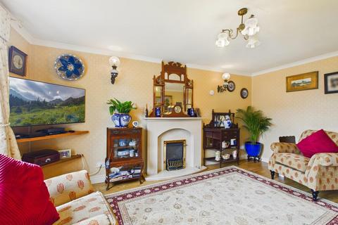 3 bedroom detached house for sale, Macclesfield Old Road, Buxton