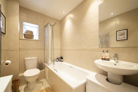 undefined, Chiswick High Road, W4
