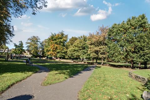 2 bedroom flat for sale, Sheen Lane, London, SW14